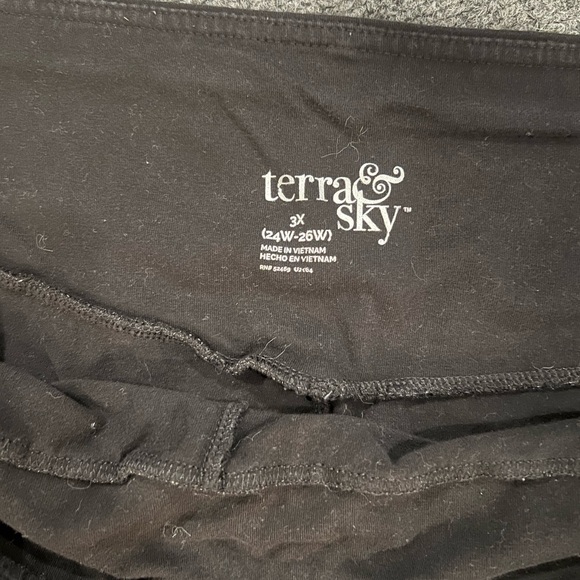 Terra and Sky Leggings - Picture 2 of 2